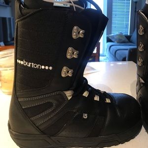 Women’s Burton Snowboarding Boots